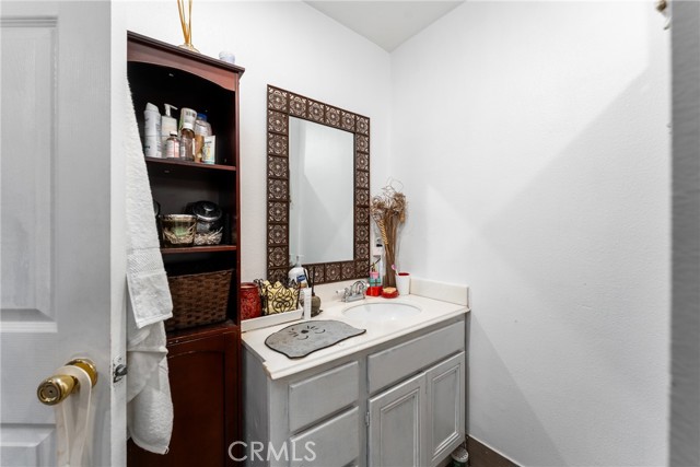 Detail Gallery Image 23 of 42 For 224 S Victoria Ave, Corona,  CA 92879 - 5 Beds | 2/1 Baths