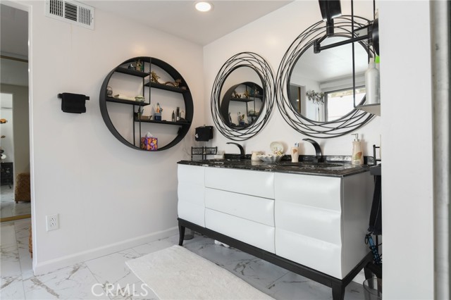 5295 Bronson Way, Riverside CA: https://media.crmls.org/medias/748f2820-f5e7-44e9-8931-6c0ef7cfe1e4.jpg