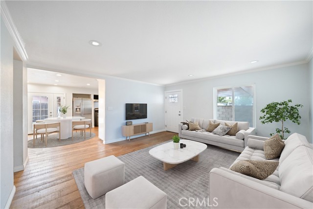 Detail Gallery Image 4 of 24 For 9611 Albacore Dr, Huntington Beach,  CA 92646 - 4 Beds | 2 Baths