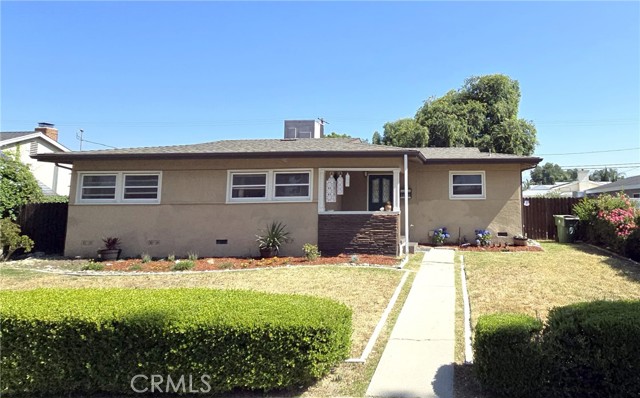 16701 Chatsworth Street, Granada Hills CA: https://media.crmls.org/medias/748f7def-77b9-4347-8112-36dd1c045196.jpg