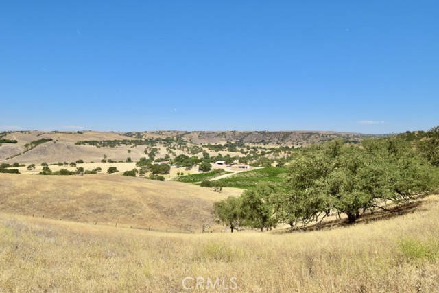 1924 Surrey Way, Paso Robles CA: https://media.crmls.org/medias/748f8054-3d09-42a4-a98f-6992391e622a.jpg