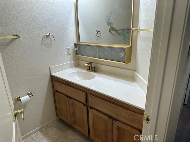 14572 Lighthouse Lane, Helendale CA: https://media.crmls.org/medias/7490c342-1e56-4b7e-96fc-068d03627365.jpg