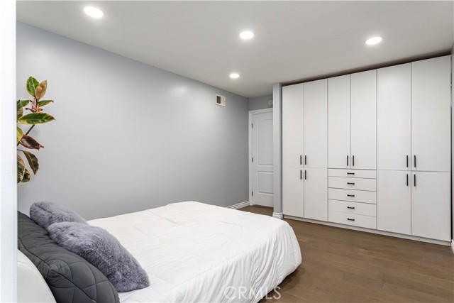 2750 San Carlos Lane, Costa Mesa CA: https://media.crmls.org/medias/7491039e-7f4e-46a9-bf0c-c4733d51f3a0.jpg