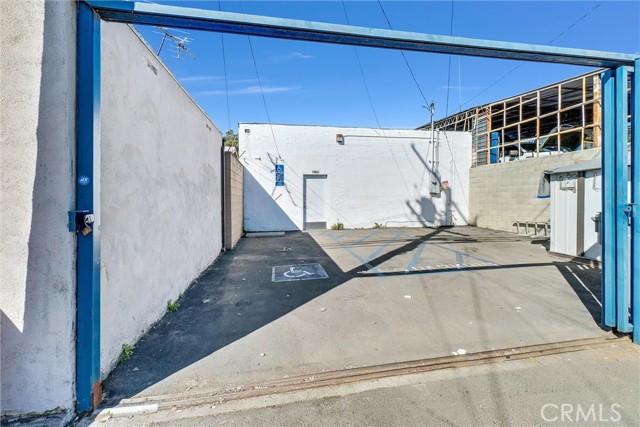 11050 Atlantic Avenue, Lynwood, California 90262, ,Commercial Sale,For Sale,11050 Atlantic Avenue,CRDW24046708