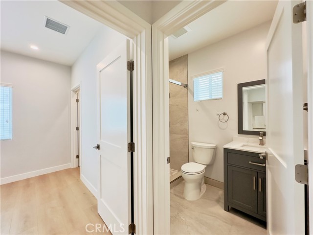 17522 1/2 Lemay Street, Lake Balboa CA: https://media.crmls.org/medias/74920ac5-c56c-401f-8019-f5740fdc65a3.jpg