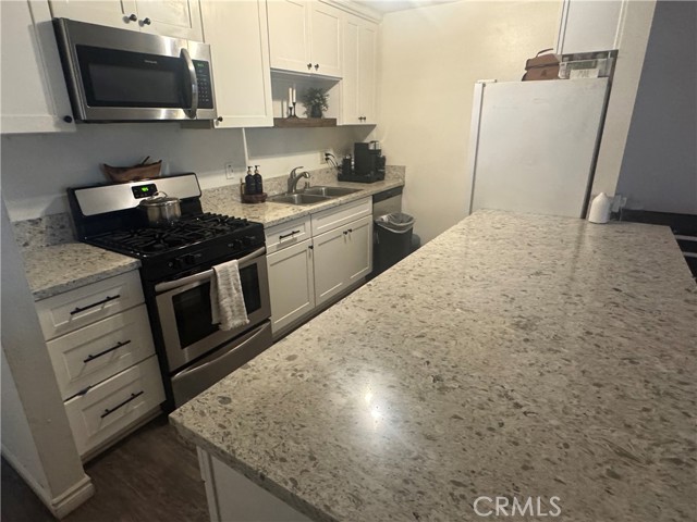 Detail Gallery Image 8 of 17 For 2032 E Stearns Ave, Orange,  CA 92866 - – Beds | – Baths