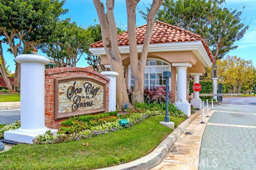 Detail Gallery Image 55 of 58 For 19481 Riverdale Ln, Huntington Beach,  CA 92648 - 3 Beds | 2/1 Baths
