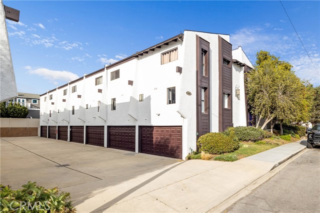 2609 Nelson Avenue, Redondo Beach, California 90278, 2 Bedrooms Bedrooms, ,1 BathroomBathrooms,Residential,Sold,Nelson,SB21204814