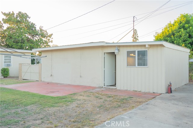 400 N Lee Avenue, Fullerton CA: https://media.crmls.org/medias/7494538d-3c90-4b4a-a653-f3768b6cca04.jpg