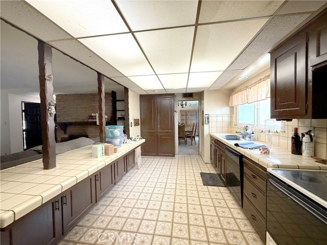 1929 Coban Road, La Habra Heights CA: https://media.crmls.org/medias/749543fb-6afe-4db6-b0c3-7a4030238e95.jpg