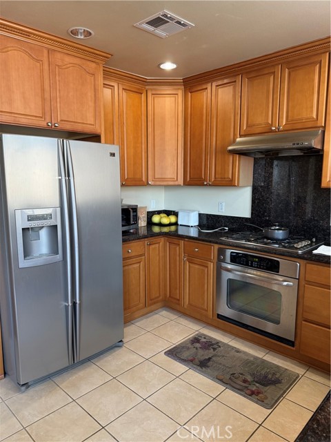 Detail Gallery Image 7 of 41 For 128 E Broadway Apt H,  San Gabriel,  CA 91776 - 3 Beds | 3 Baths