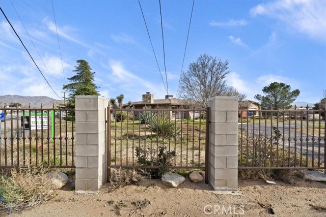 Detail Gallery Image 27 of 33 For 13285 Mesquite, Apple Valley,  CA 92308 - 3 Beds | 2/1 Baths