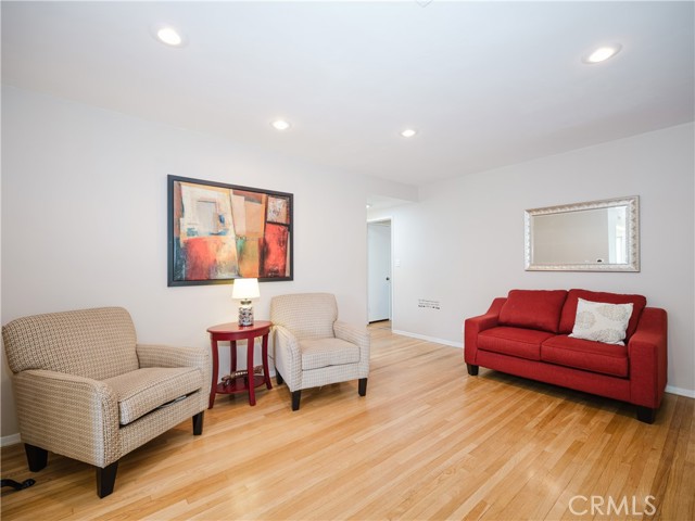 Image 6 of 24 For 10022 Gothic Avenue