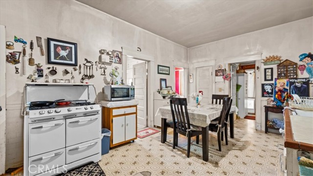 1099 W Congress Street, San Bernardino CA: https://media.crmls.org/medias/749771bd-7e9a-4b99-af16-abd25a2112a4.jpg