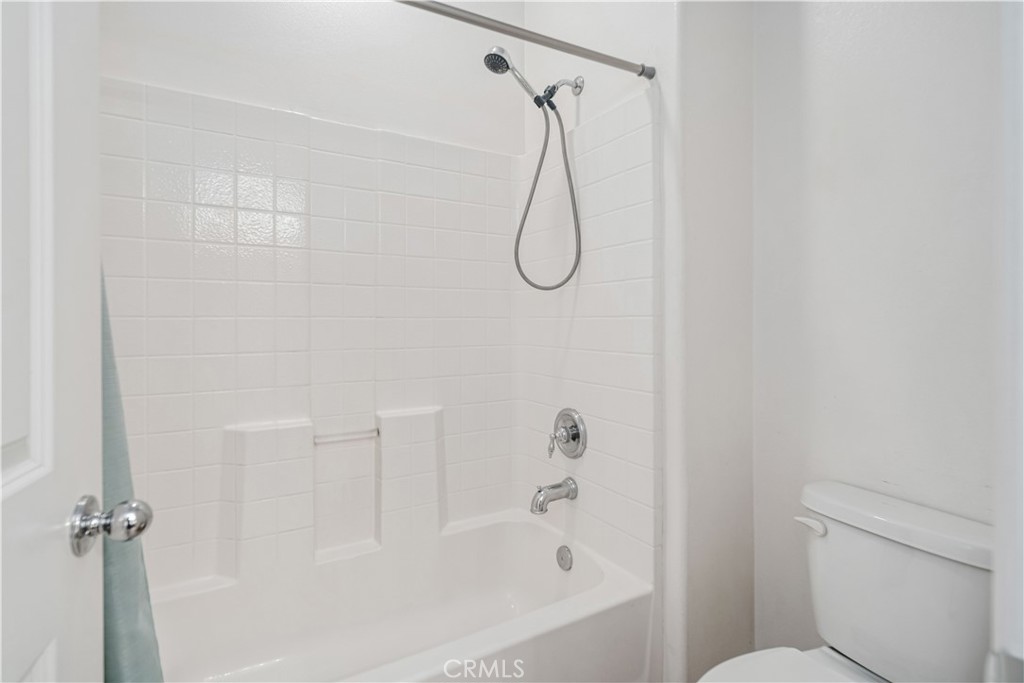 https://media.crmls.org/medias/74977f09-300f-4b1f-83cd-de18670c70ae.jpg?preset=X-Large
