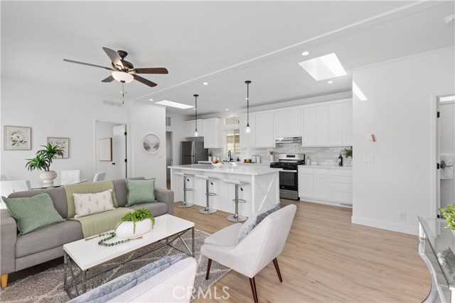 Detail Gallery Image 4 of 25 For 15121 Beach Blvd. #19, Westminster,  CA 92683 - 3 Beds | 2 Baths