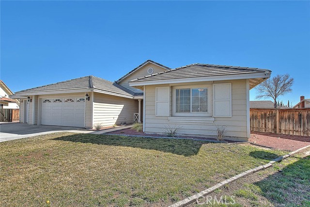 Detail Gallery Image 4 of 68 For 15151 Desert Oak, Victorville,  CA 92394 - 4 Beds | 2 Baths