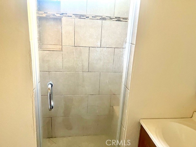Detail Gallery Image 5 of 7 For 5105 Woodman Ave #9,  Sherman Oaks,  CA 91423 - 3 Beds | 2 Baths