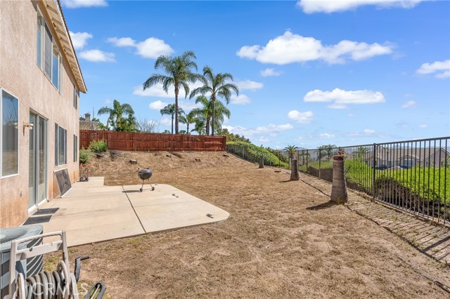 Detail Gallery Image 38 of 41 For 1070 Mandevilla Way, Corona,  CA 92879 - 3 Beds | 3/1 Baths