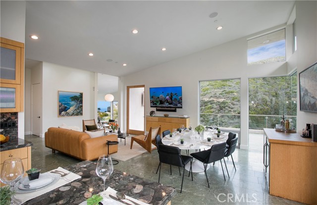 Detail Gallery Image 11 of 21 For 533 Temple Hills Dr, Laguna Beach,  CA 92651 - 4 Beds | 5/1 Baths