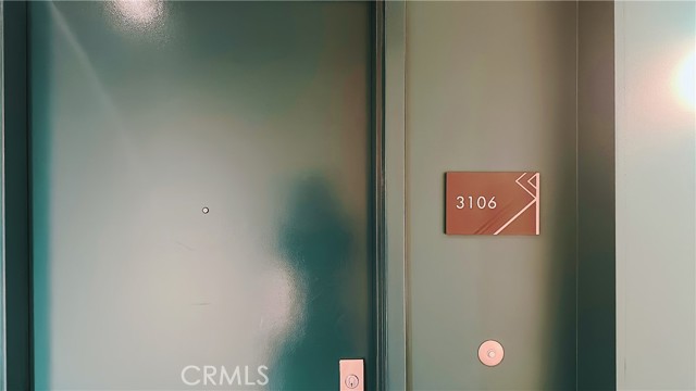 400 S Broadway, Los Angeles CA: https://media.crmls.org/medias/74991114-dd17-41e7-a756-cdc51c2ac8a6.jpg