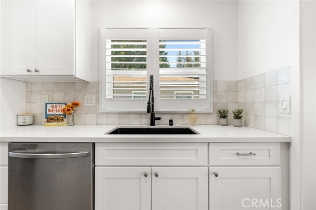6202 Arbor Road, Lakewood CA: https://media.crmls.org/medias/74991f79-c598-499a-83ba-69ff0dd45bae.jpg