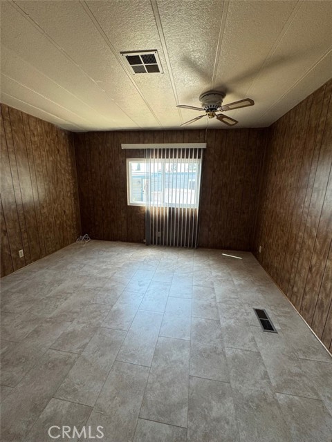 15181 Van Buren Boulevard, Riverside CA: https://media.crmls.org/medias/749a4b6d-affb-4e29-84c3-ddfd8aa0cc0a.jpg
