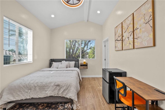 Detail Gallery Image 3 of 33 For 6920 1/2 Loma Verde, Canoga Park,  CA 91303 - 3 Beds | 3 Baths