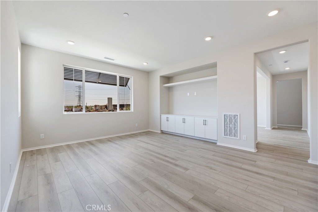 MLS #OC25132963 img 8