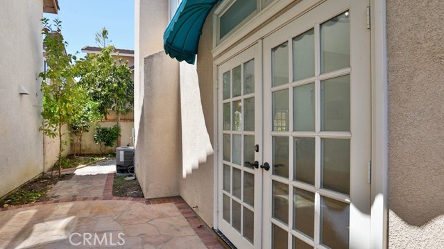 Detail Gallery Image 34 of 39 For 286 S Linhaven Cir, Anaheim,  CA 92804 - 4 Beds | 2/1 Baths