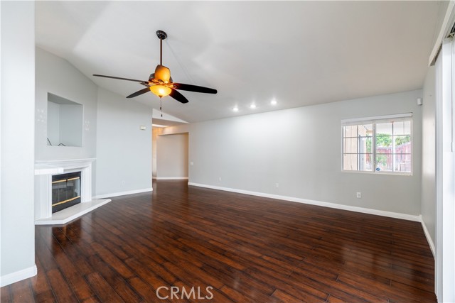 1363 Galileo Way, San Jacinto CA: https://media.crmls.org/medias/749c276a-97ae-4945-b20a-19d5aa265315.jpg