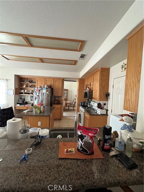 1612 Via Colabria, Gustine CA: https://media.crmls.org/medias/749d0d8d-9a55-4422-bf9c-e916f8cd3c06.jpg