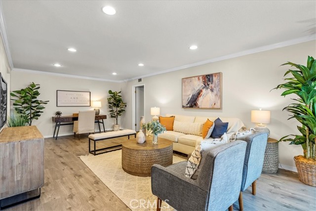 Detail Gallery Image 1 of 1 For 4637 Willis Ave #209,  Sherman Oaks,  CA 91403 - 2 Beds | 2 Baths
