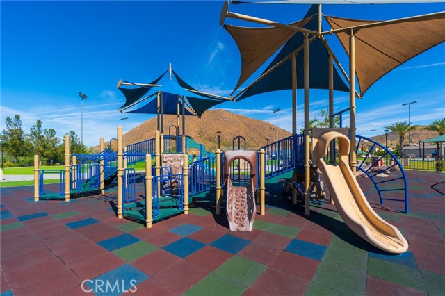 Detail Gallery Image 33 of 40 For 34278 Torrey Pines Court, Lake Elsinore,  CA 92532 - 3 Beds | 2 Baths