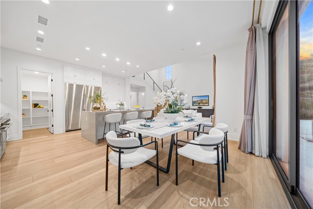 101 Lustro, Irvine CA: https://media.crmls.org/medias/749e9142-9eae-49bf-b3a7-4048e8001d0a.jpg