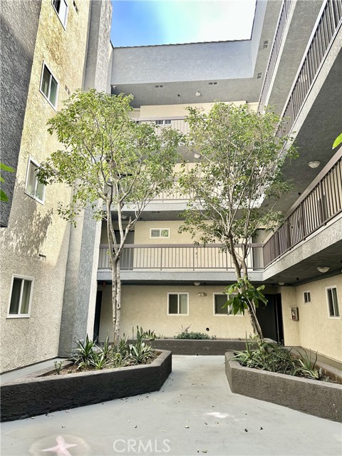 Detail Gallery Image 4 of 18 For 1052 S Mariposa Ave #105,  Los Angeles,  CA 90006 - 2 Beds | 2 Baths