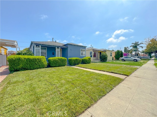 838 90th Street, Los Angeles, California 90002, 2 Bedrooms Bedrooms, ,2 BathroomsBathrooms,Single Family Residence,For Sale,90th,EV24115686