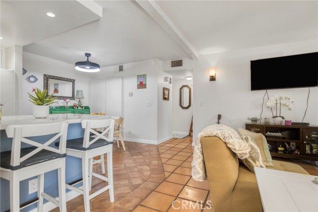 Detail Gallery Image 7 of 33 For 15155 Sherman Way #14,  Van Nuys,  CA 91405 - 1 Beds | 1 Baths