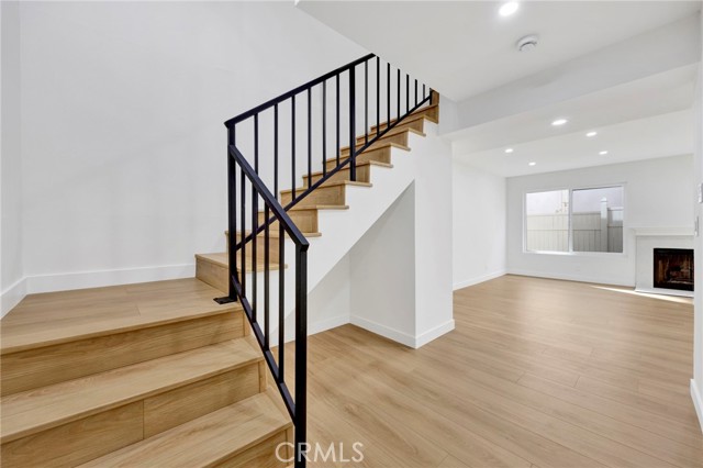 Detail Gallery Image 12 of 30 For 17303 Chatsworth St #4,  Granada Hills,  CA 91344 - 2 Beds | 1/1 Baths