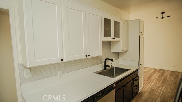 Detail Gallery Image 3 of 7 For 1133 N Clark St #101,  West Hollywood,  CA 90069 - 2 Beds | 2 Baths