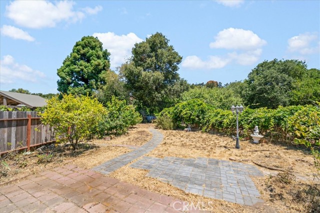 10 Mono Court, Grover Beach CA: https://media.crmls.org/medias/749fd57c-ddd9-4e67-8c25-f7e9252a433e.jpg