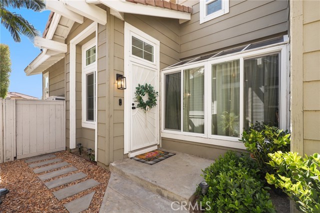 Detail Gallery Image 1 of 21 For 2332 Aspen St, Tustin,  CA 92782 - 3 Beds | 2/1 Baths