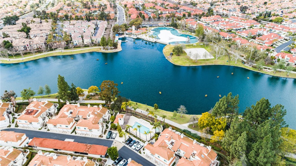 https://media.crmls.org/medias/74a0f30f-b305-4f5d-b572-ea07ada573e2.jpg?preset=X-Large