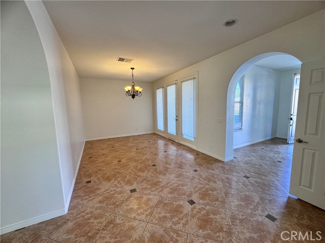 Detail Gallery Image 2 of 13 For 6274 Arcadia St, Corona,  CA 92880 - 5 Beds | 4/1 Baths