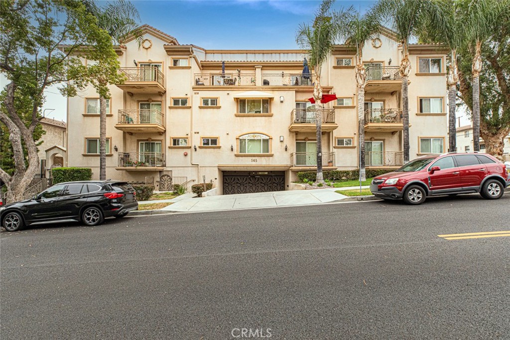 565 E San Jose #PH1