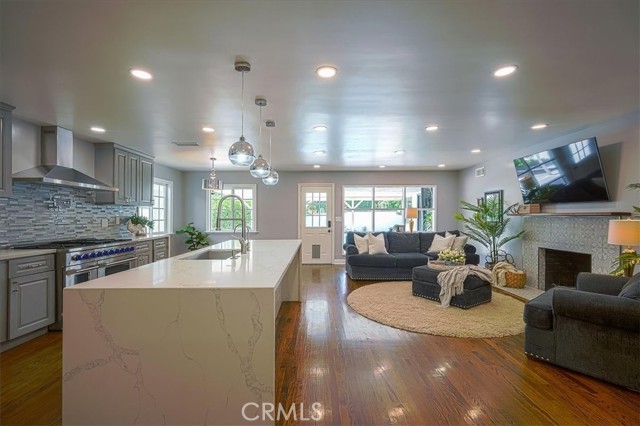1375 N Euclid Avenue, Upland CA: https://media.crmls.org/medias/74a1a09d-b856-4e40-b69f-8e14715eb414.jpg
