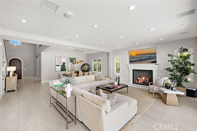 Detail Gallery Image 17 of 54 For 93 Interstellar, Irvine,  CA 92618 - 6 Beds | 6/1 Baths