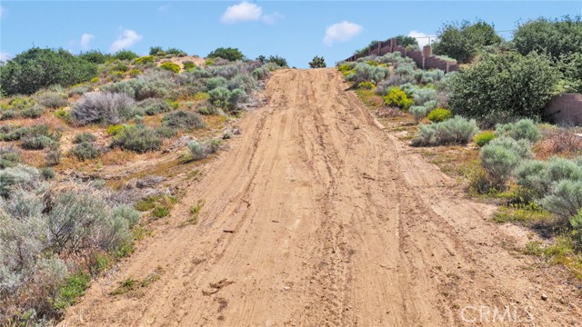 Detail Gallery Image 11 of 12 For 11129 Prairie, Oak Hills,  CA 92344 - – Beds | – Baths