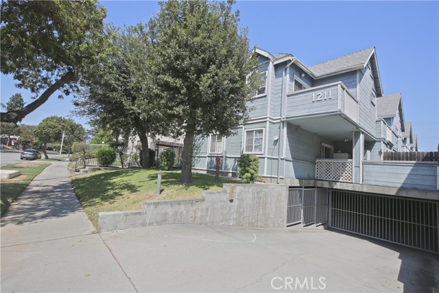 1211 Huntington DR Unit: H