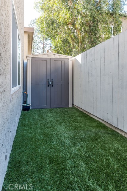 yard area off of bonus room